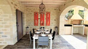 Outdoor dining - Villa Stella absolute privacy in a secluded location with Heatable pool (Atsipopoulo)