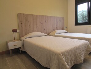 3 bedrooms, iron/ironing board, travel cot, WiFi