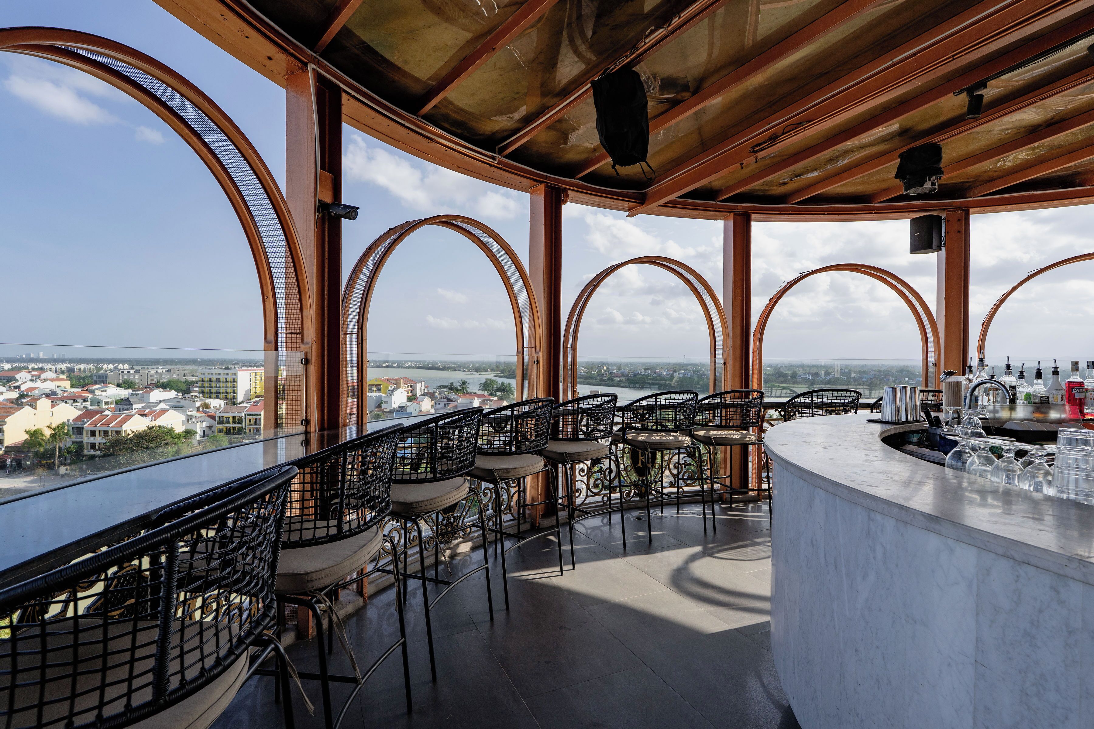 3 Bars/Lounges, 2 Poolbars