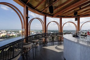 3 bar/lounge, bar di atap