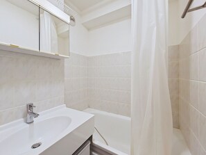 Shower - VIOLETTES VL2 TELECABINE & NATURE 4 Pers. (Châtel)