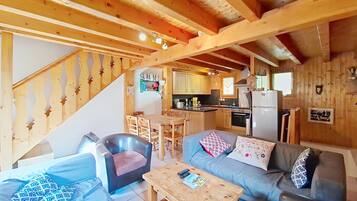 TV, fireplace, DVD player