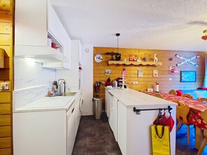 Refrigerador, microondas, horno y lavavajillas