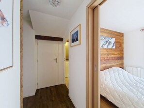 2 bedrooms