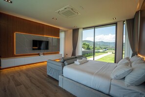 5 habitaciones, caja de seguridad en la habitación y escritorio 