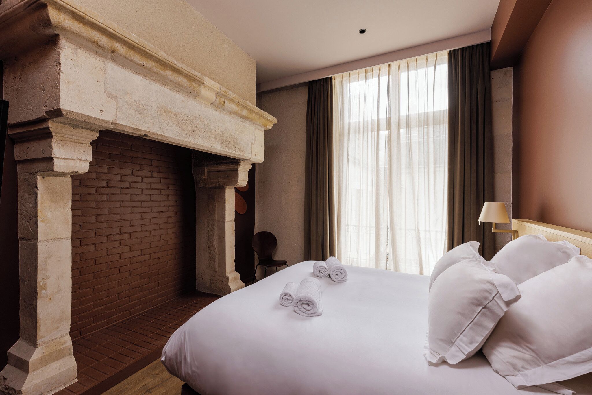 9 chambres, lit parapluie, Wi-Fi, draps fournis