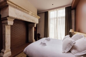 9 chambres, lit parapluie, Wi-Fi, draps fournis