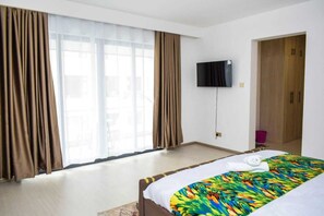 Appartement familial, balcon, vue sur la ville | 5 chambres, décor unique, ameublement unique, accès au Wi-Fi (inclus)