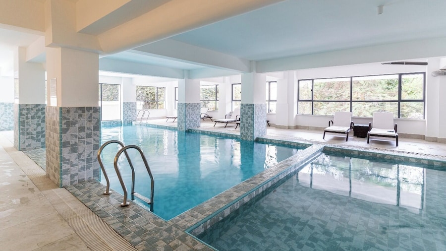 Lux Suites Royal Oaks Residency