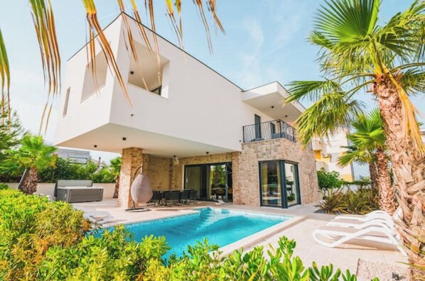 Outdoor pool, a heated pool