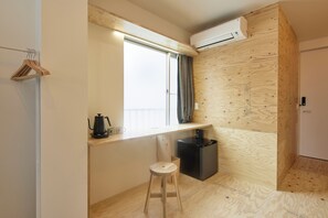 Chambre avec lits jumeaux, non-fumeur (4S/4N) | Repas dans la chambre