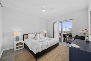 4 bedrooms, iron/ironing board, bed sheets