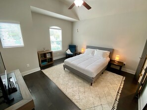 2 bedrooms, iron/ironing board, travel cot, free WiFi