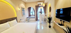 Studio - utsikt mot staden | Skrivbord och gratis wi-fi