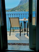 Habitación Deluxe doble, balcón, vistas al mar | Terraza o patio