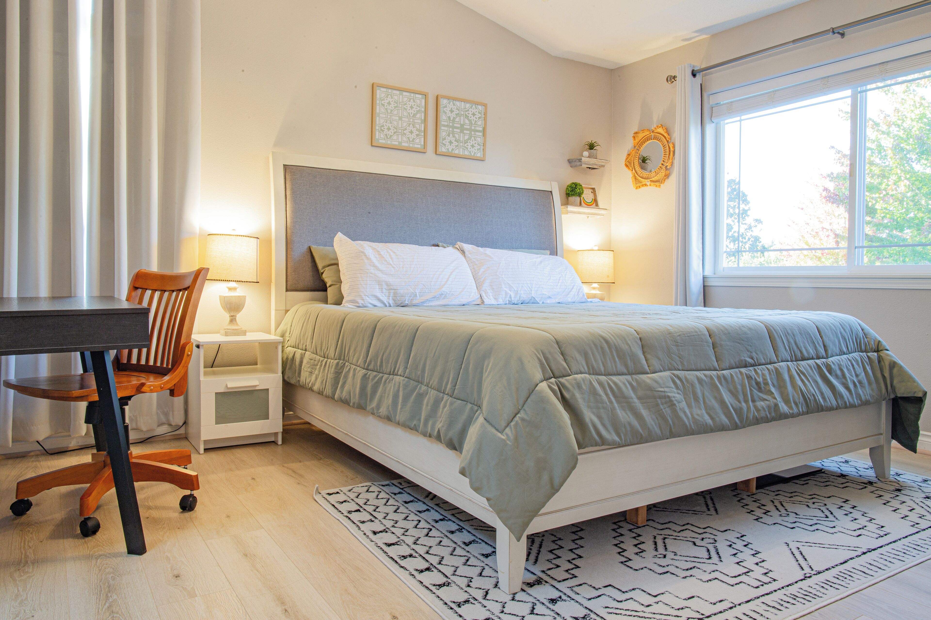 3 soverom, skrivebord, strykejern/-brett og wi-fi (inkludert)