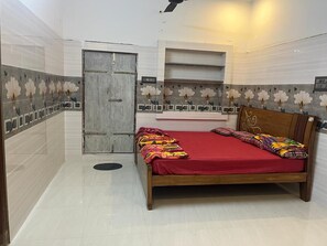 Deluxe Double Room | Free WiFi - Hasini Cottage (Thirunallar)