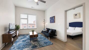 Televisión, oficina