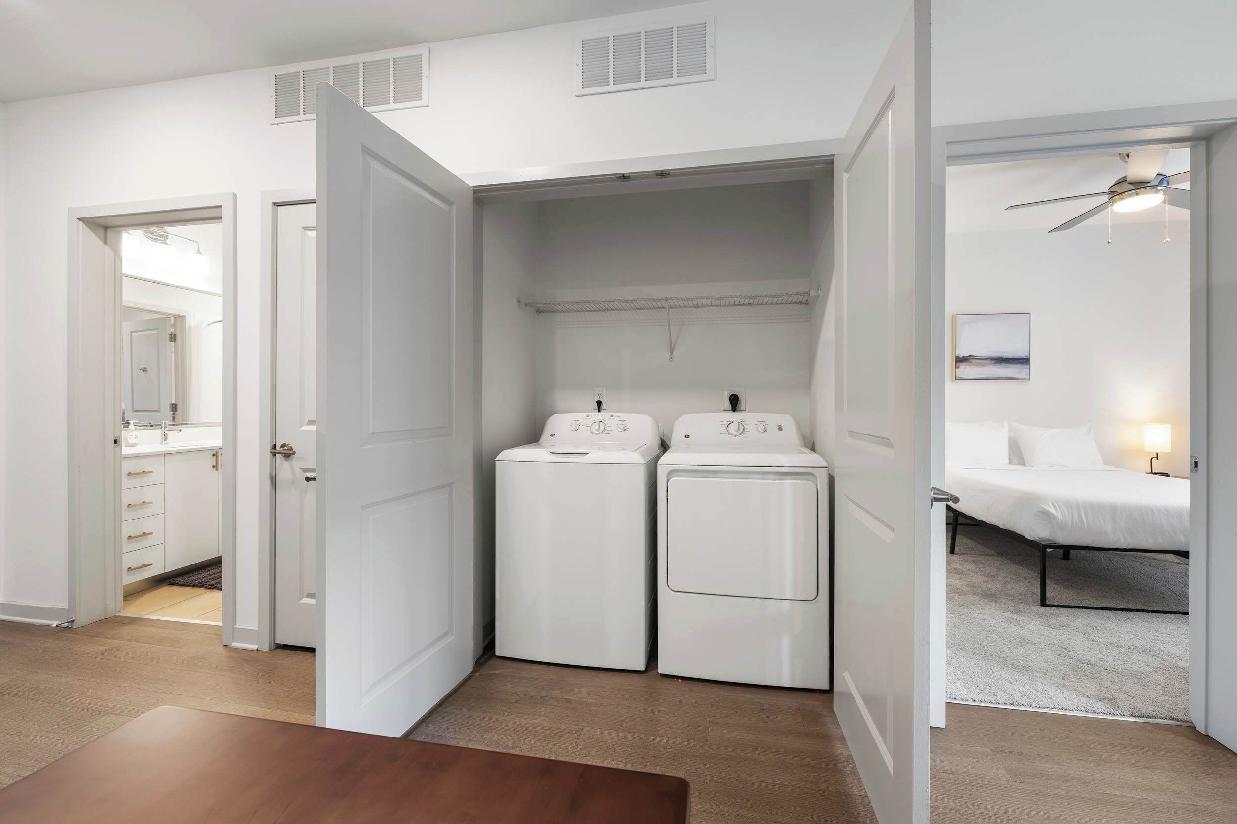 Two Charming Nulu Cozysuites - Louisville