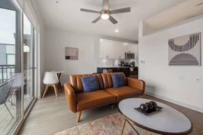 Téléviseur, bureau