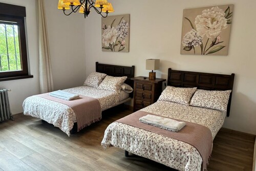 Villa with farm on the coast of Llanes