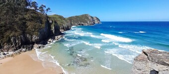 Villa with farm on the coast of Llanes