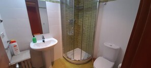 Shower, hair dryer, towels - Gestiona2R-VUT The Old Town Llanisco (Llanes)