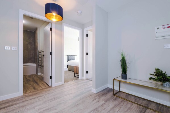 2 chambres, fer et planche à repasser, Wi-Fi, draps fournis