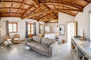 1 bedroom, iron/ironing board, WiFi, bed sheets - Vanilla Lodge: Private Outdoor Bath & Secluded Garden Shower | Peaceful Hideaway (Cap Malheureux)