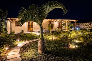 Exterior - Vanilla Lodge: Private Outdoor Bath & Secluded Garden Shower | Peaceful Hideaway (Cap Malheureux)