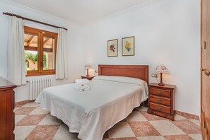 6 chambres, fer et planche à repasser, Wi-Fi gratuit, draps fournis