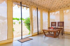 Tienda de lujo, vistas al desierto | Vistas desde la habitación