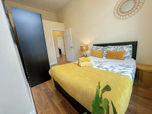 2 Schlafzimmer, Bügeleisen/Bügelbrett, Reisekinderbett, kostenloses WLAN