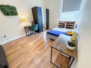 2 Schlafzimmer, Bügeleisen/Bügelbrett, Reisekinderbett, kostenloses WLAN