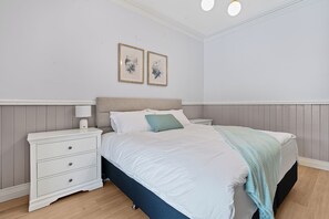 4 habitaciones, escritorio, tabla de planchar con plancha y wifi gratis 