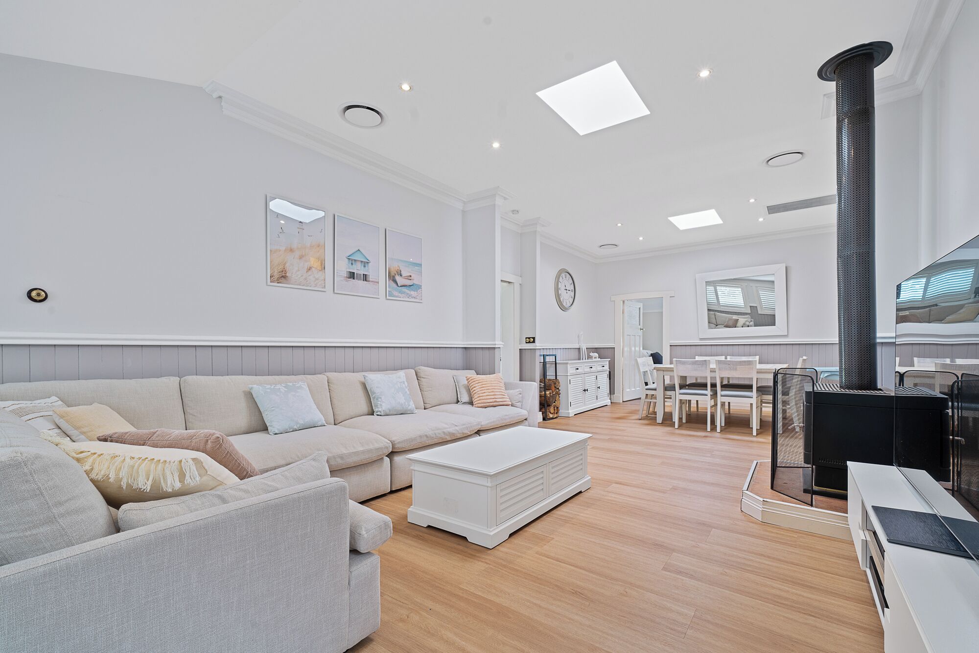 Smart-TV, Kamin, Videospiele