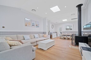 Smart TV, fireplace, video games