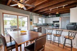 Dining - Dockside - Private Boat Dock or Walk to Beach! (Carolina Beach)