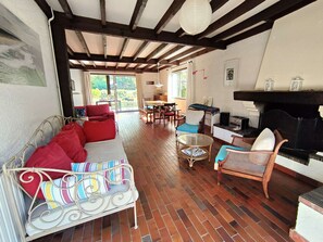 Fernseher, Tischtennisplatte