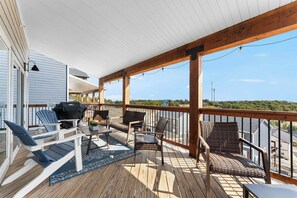 Outdoor dining - Lakeview, Hot Tub, Games, FuN! (Branson)