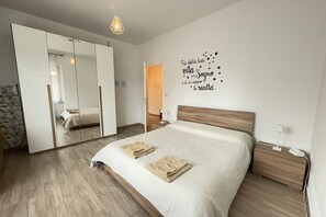 1 Schlafzimmer, Schreibtisch, Bügeleisen/Bügelbrett, WLAN