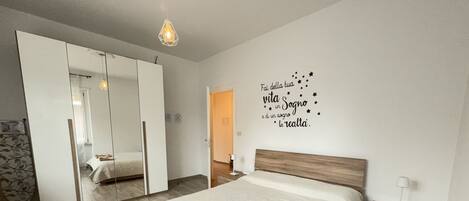 1 bedroom, desk, iron/ironing board, WiFi