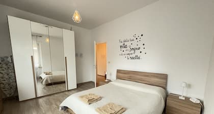 Parking privé avec vue sur les collines d'Alba