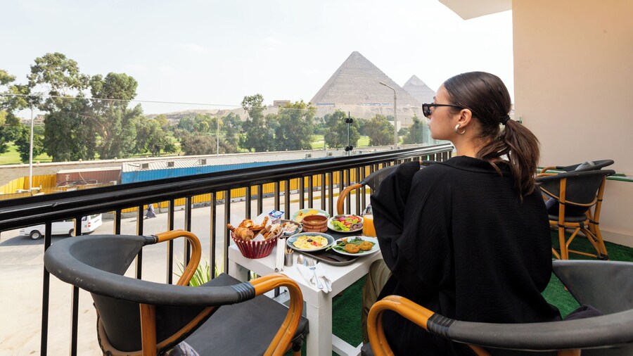 Maria Pyramids House