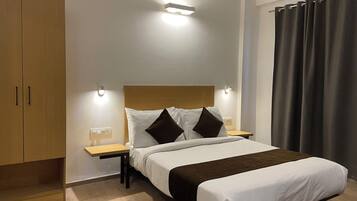 Deluxe Double Room, City View | Egyptian cotton sheets, premium bedding, memory foam beds, desk