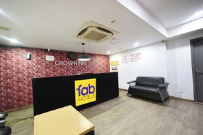 Reception - Hotel Crown Omaxe The Forest Spa view (Faridabad)