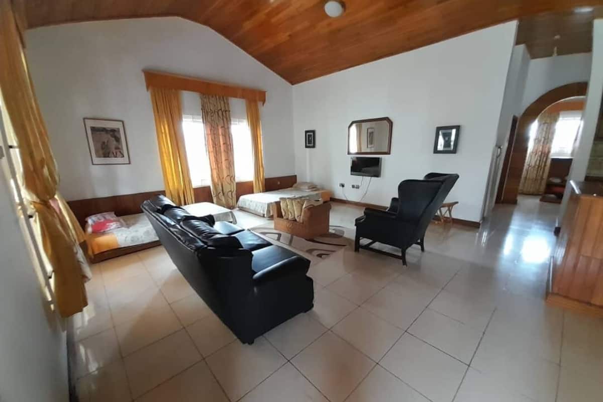 Appartamento familiare, balcone, vista giardino | 1 camera, biancheria da letto di alta qualità, minibar