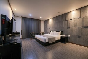 Deluxe Double Room | Premium bedding, desk, soundproofing, free WiFi - Yeosu ZAVA Hotel (Yeosu)