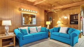 House, Multiple Beds, Patio, Garden View (Vintage Waves) | Living area