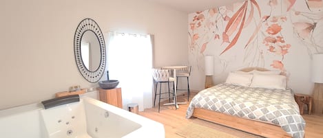 1 bedroom, travel cot, free WiFi, bed sheets